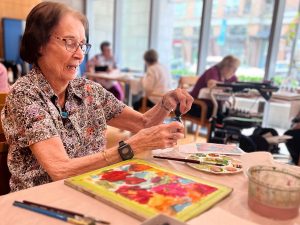 Art Classes at Local Retirement Home Keep Students Sharp